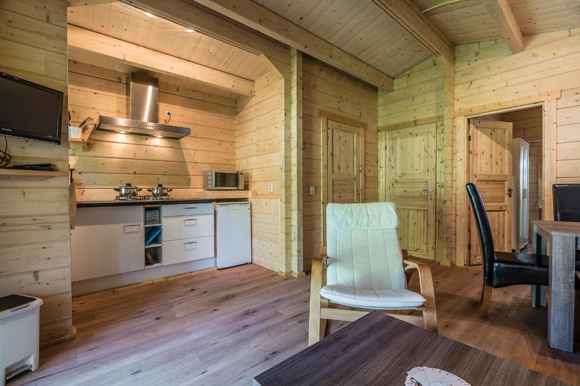 Camping Het Bosbad Эммелорд Номер фото